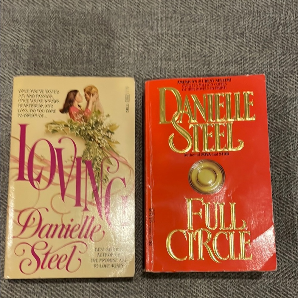 Danielle Steel Book Set - Loving & Full Circle